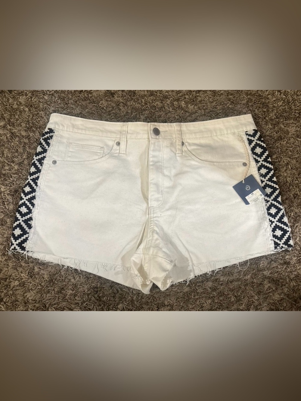 Universal Thread Shorts